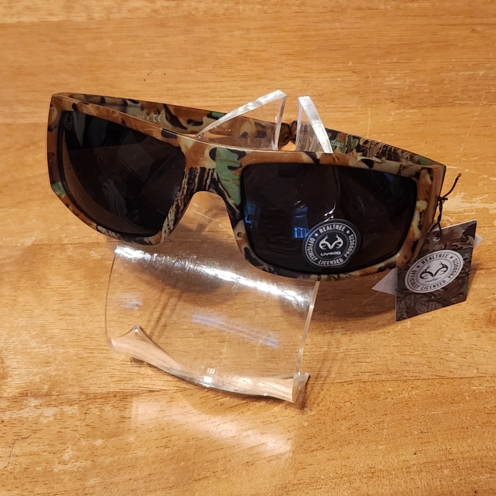 Realtree Camouflage Sunglasses with Dark Lenses